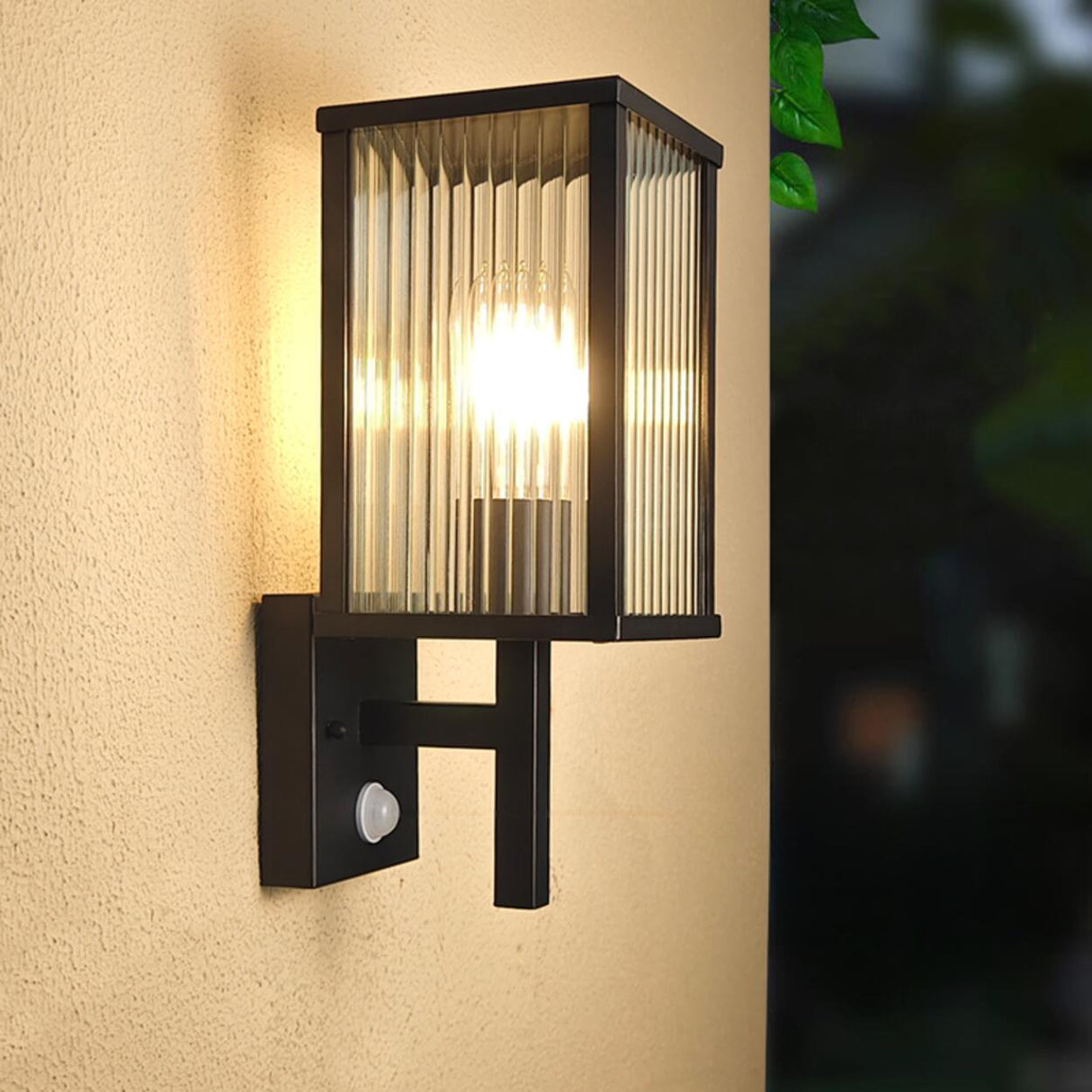 Outdoor Black Geometric Waterproof Metal Wall Sconce Image - 1