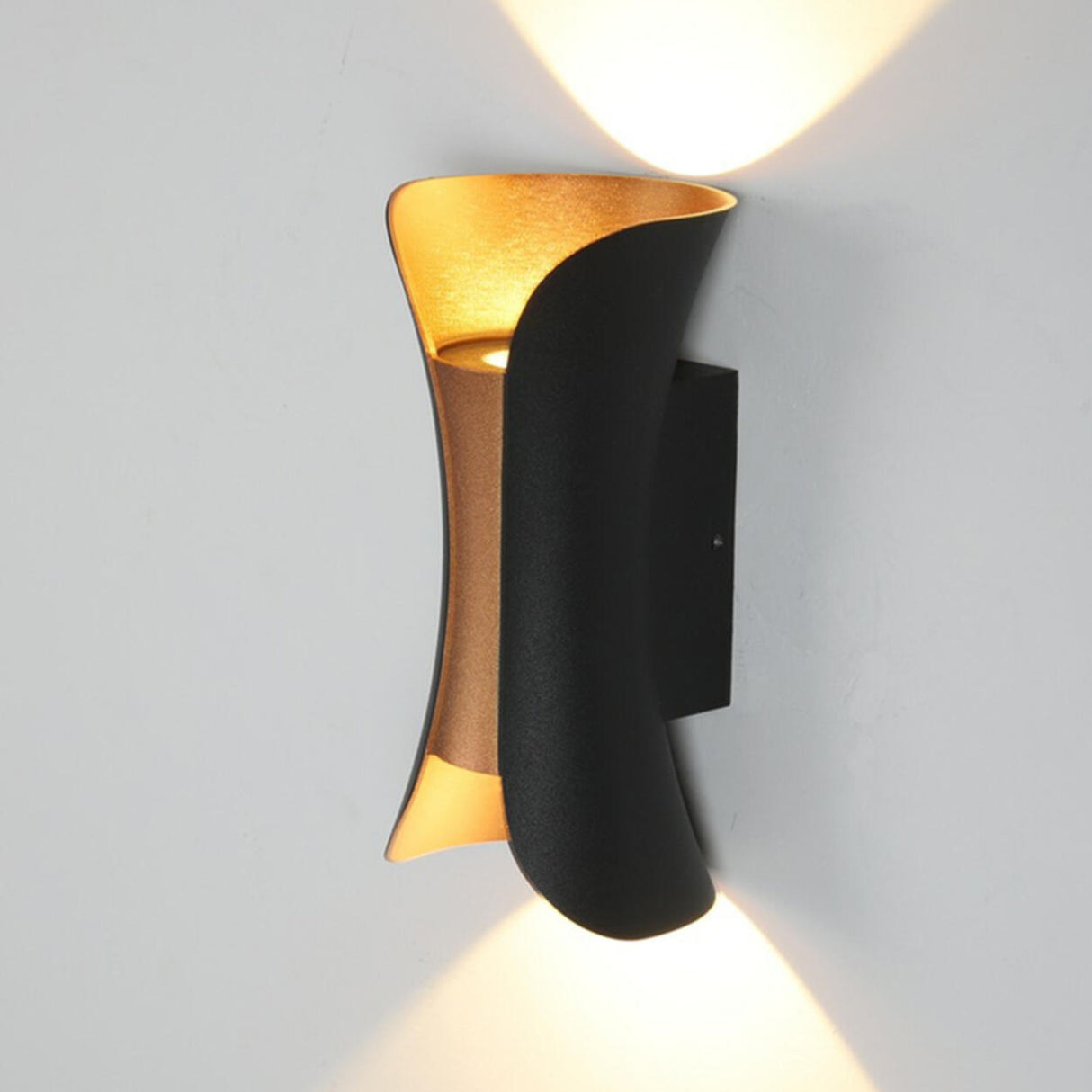 Outdoor Contemporary Black Geometric LED Wall Sconce Image - 13