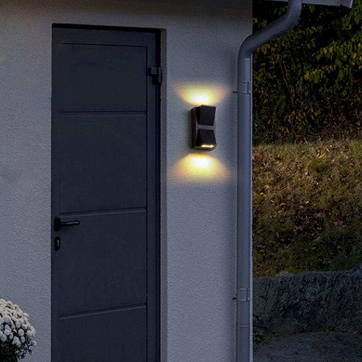 Outdoor Contemporary Black Geometric LED Wall Sconce Image - 7