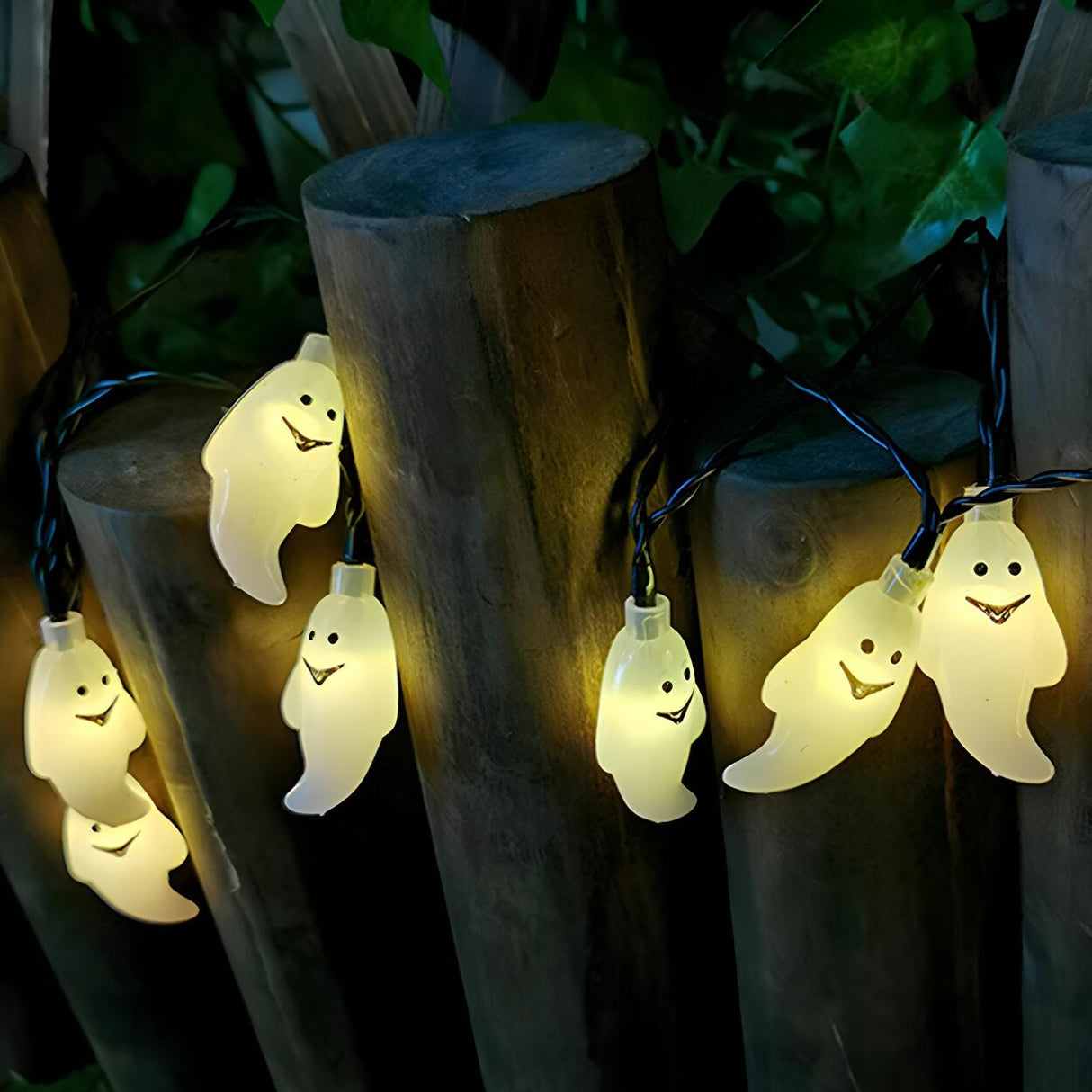 Outdoor Solar-Powered Halloween Ghost LED String Light Image - 2