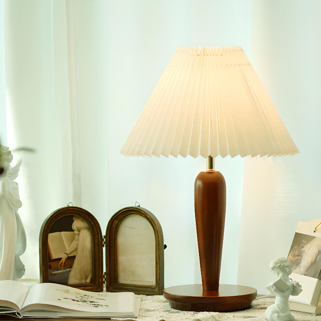 Pastoral Style Elegant Pleated Lampshade Green Table Lamp Image - 4