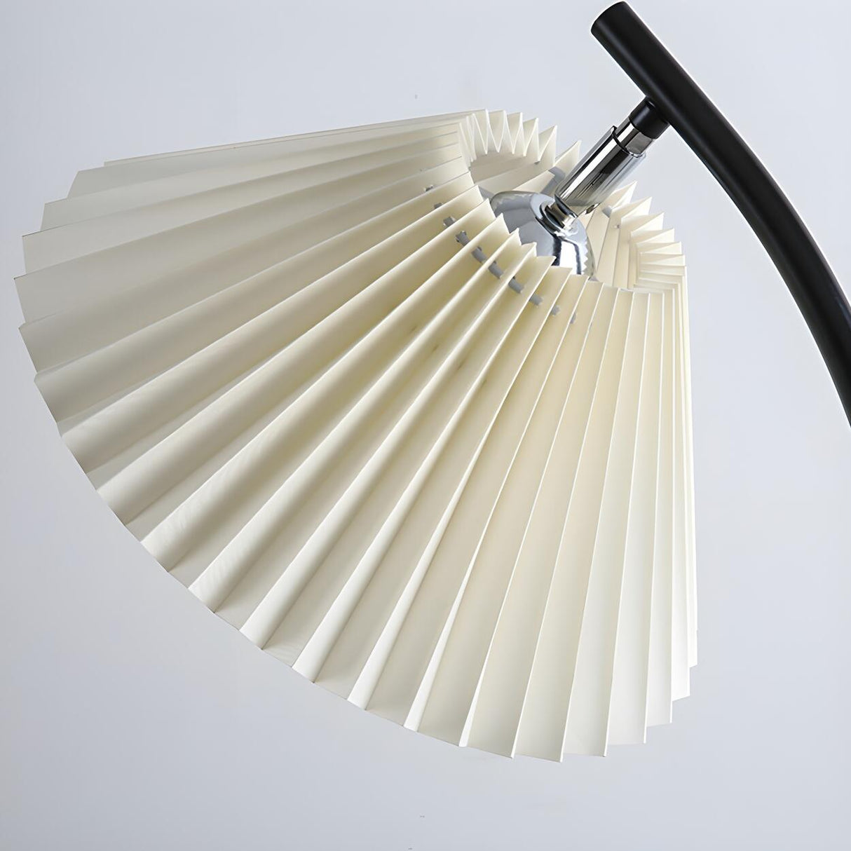 Pleated Shade Simple Black Metal LED Floor Lamp Image - 4