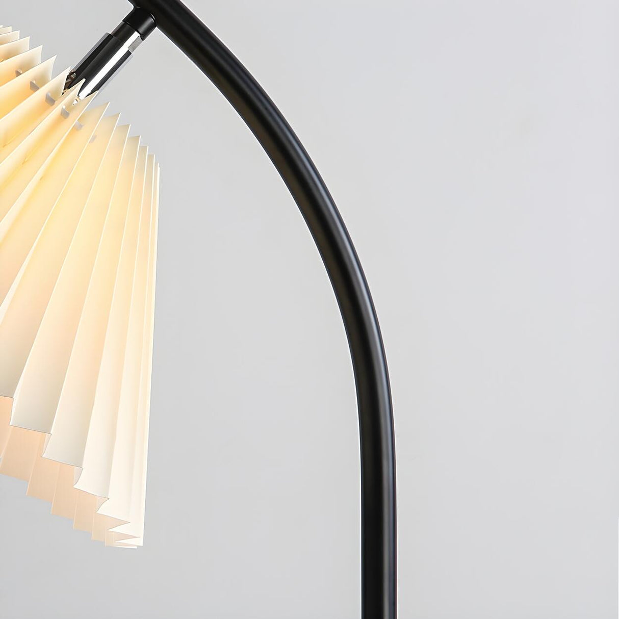 Pleated Shade Simple Black Metal LED Floor Lamp Image - 9