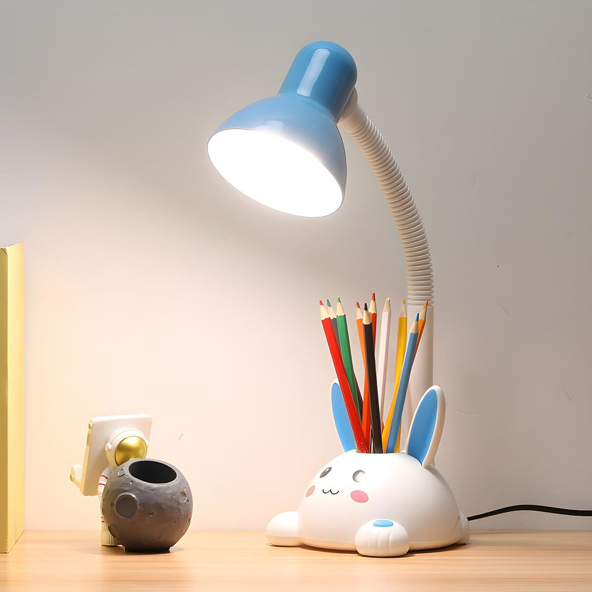 Plug-in Cute Fawn Retractable Children’s Table Lamp Image - 3