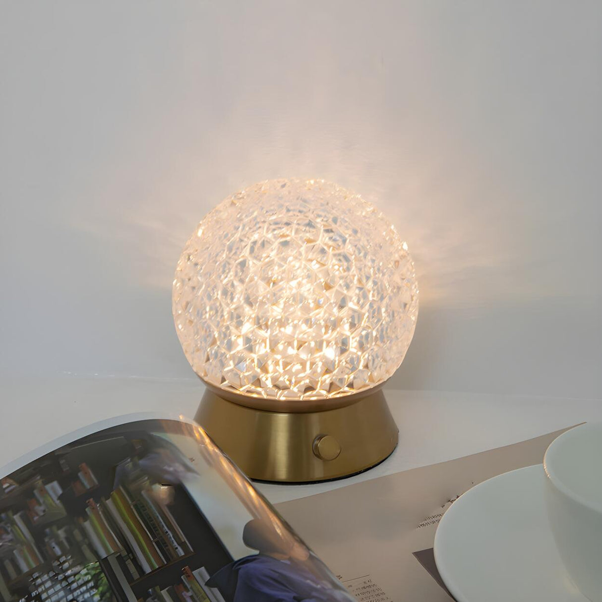 Postmodern Elegant Crystal Sphere Metal Table Lamp Image - 1