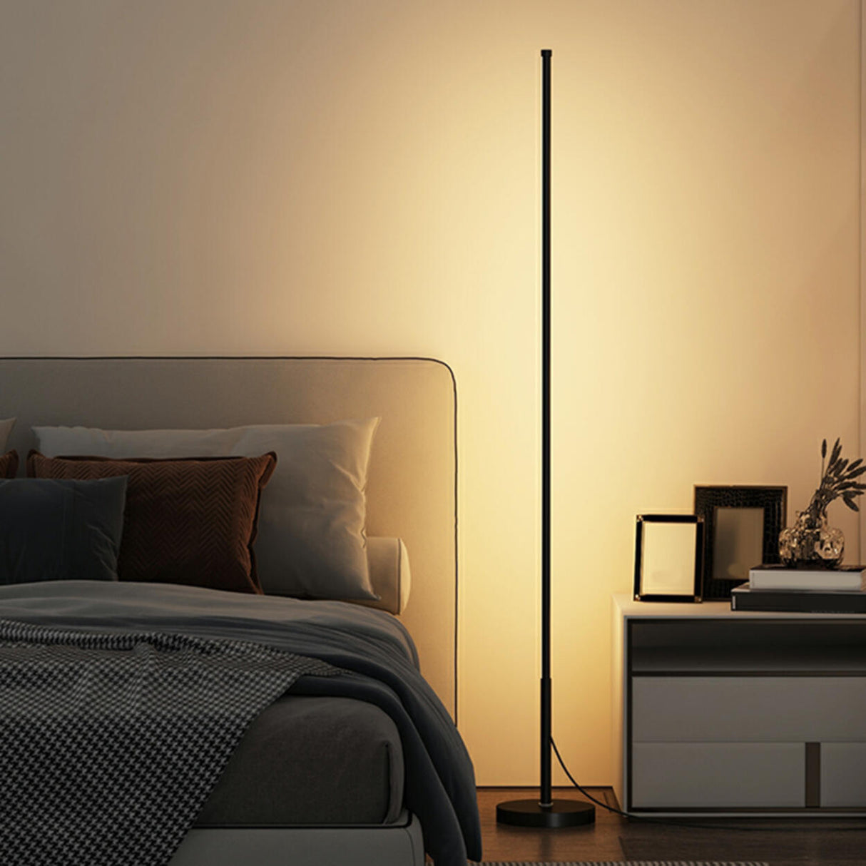 Remote Control Minimalist Linear LED Floor Lamp Image - 4