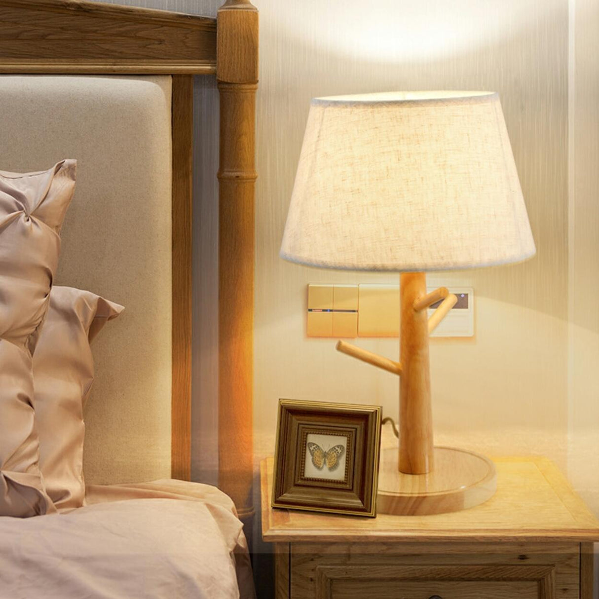 Retro Branch-Shaped Wooden Base Bedside Table Lamp Image - 3