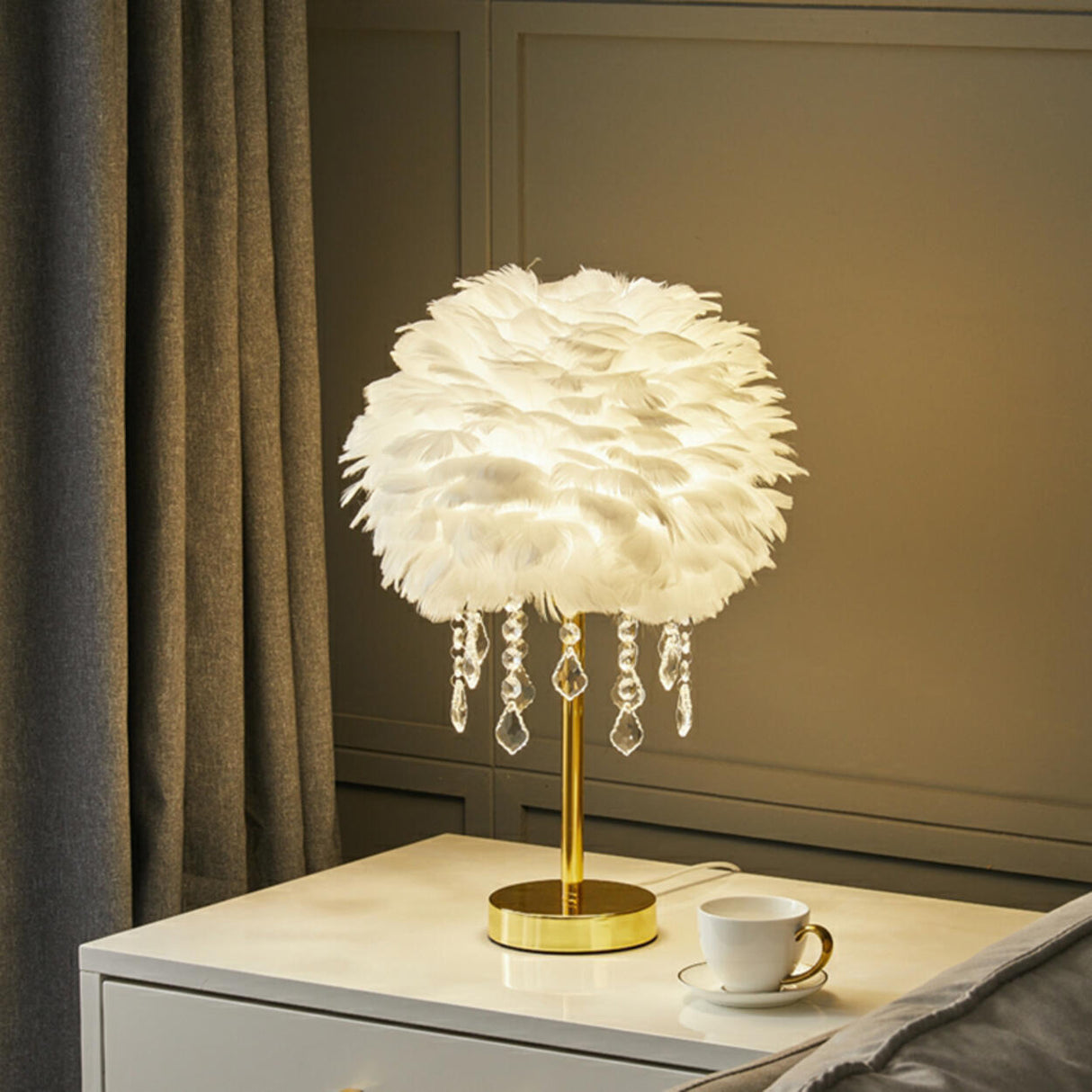 Romantic Feather Tassel Gold Metal Bedside Table Lamp Image - 11