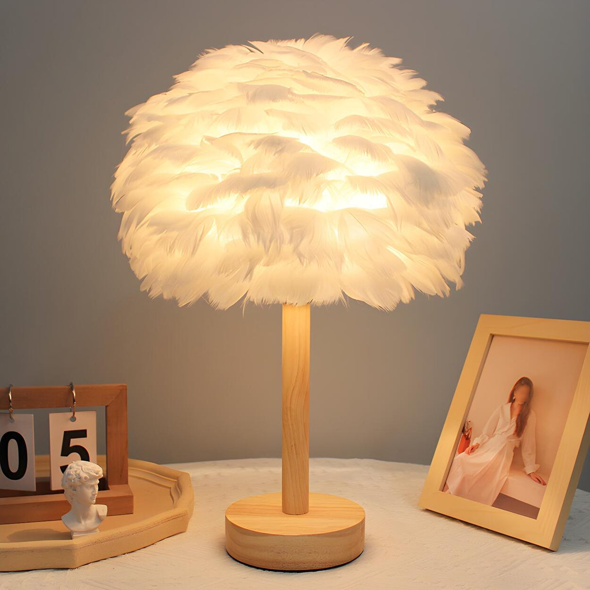 Romantic Nordic Feather Wood Base Decor Table Lamp Image - 4