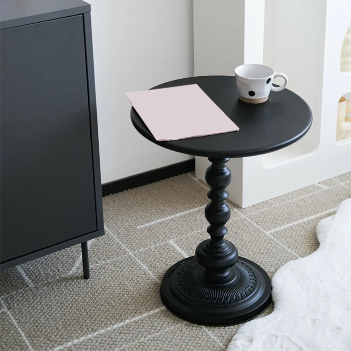 Round Metal Black Chairside Table with Pedestal Base Image - 1