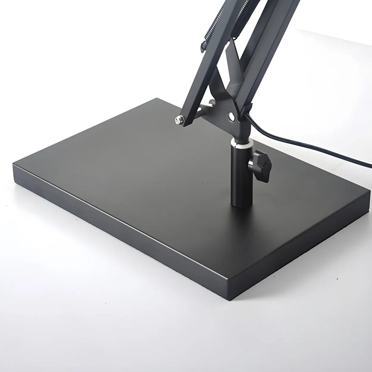 Simple Black Linear Adjustable Metal Arm Table Lamp Image - 9