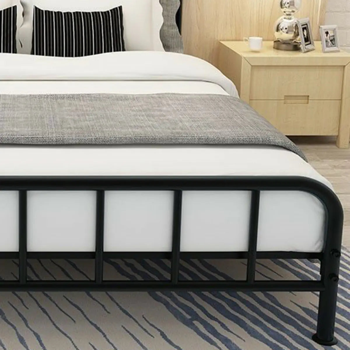 Simple Black Rectangular Iron Open-Frame Bed with Legs Image - 9