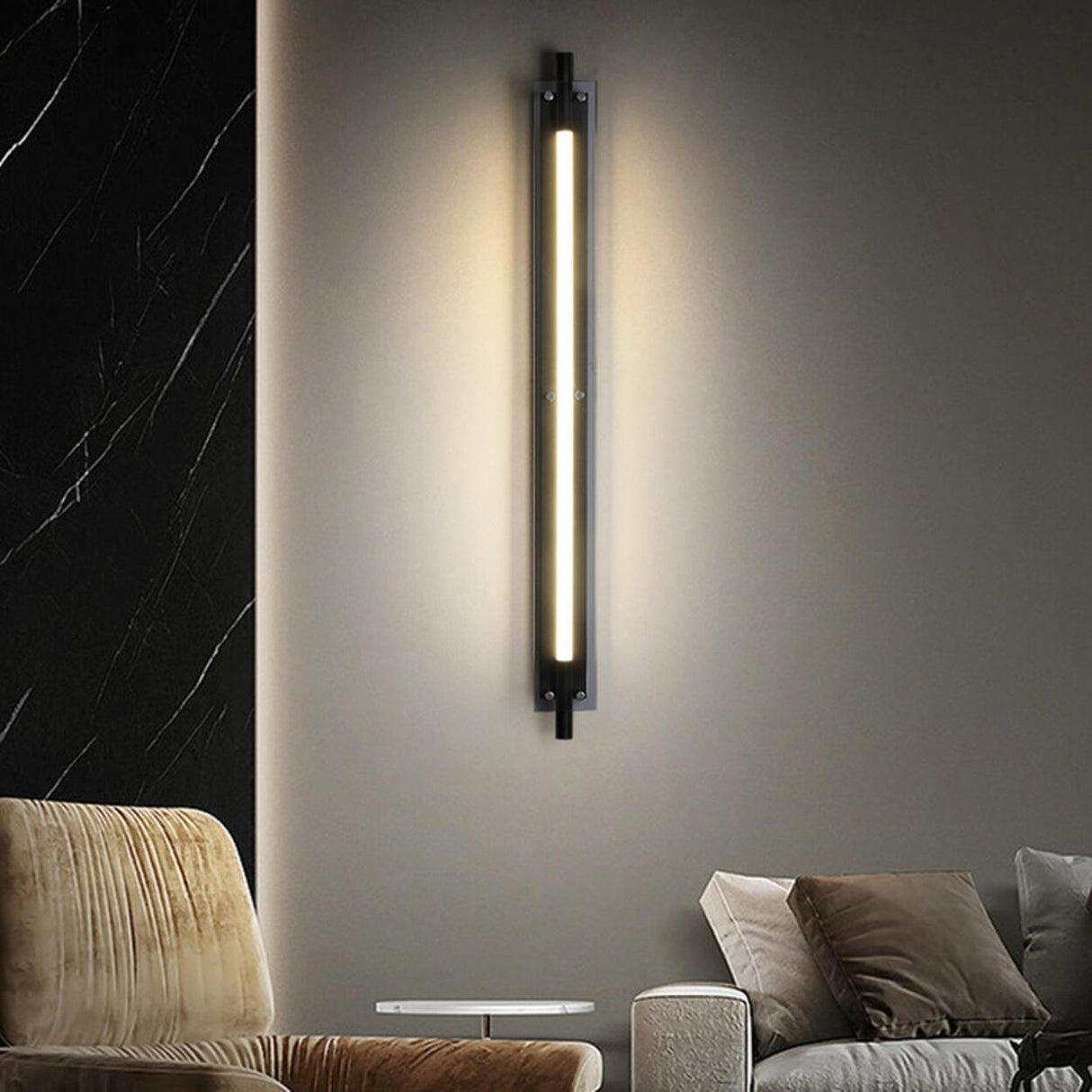 Simple Black Slim Vertical Design Metal Wall Sconce Image - 15