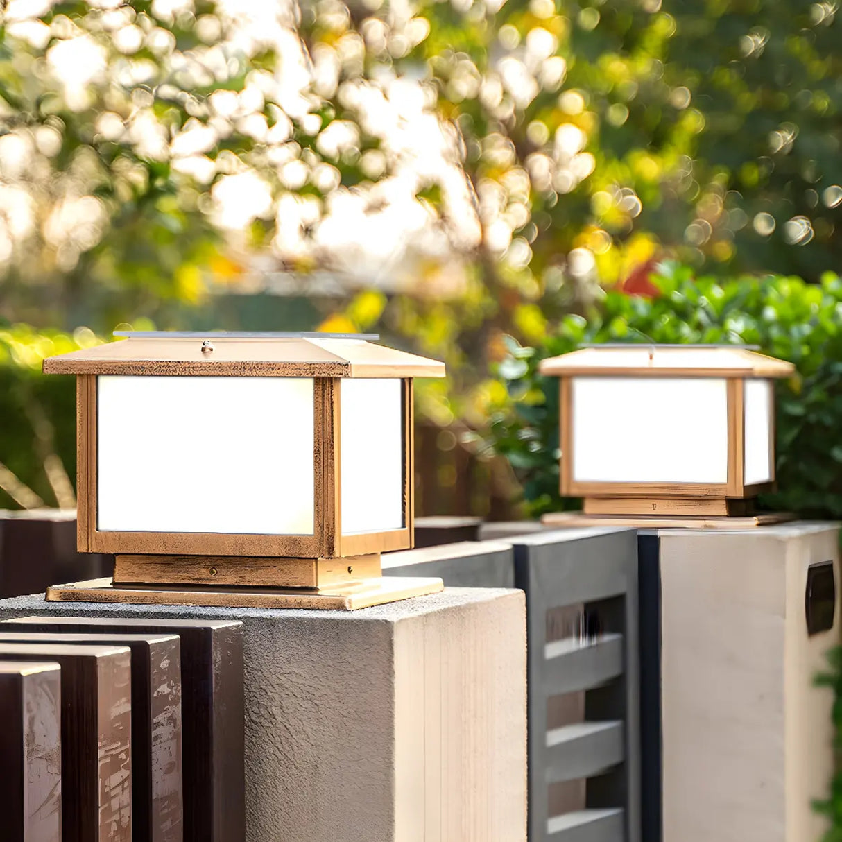 Simple Black Square Solar Metal Outdoor Pillar Lamp Image - 10