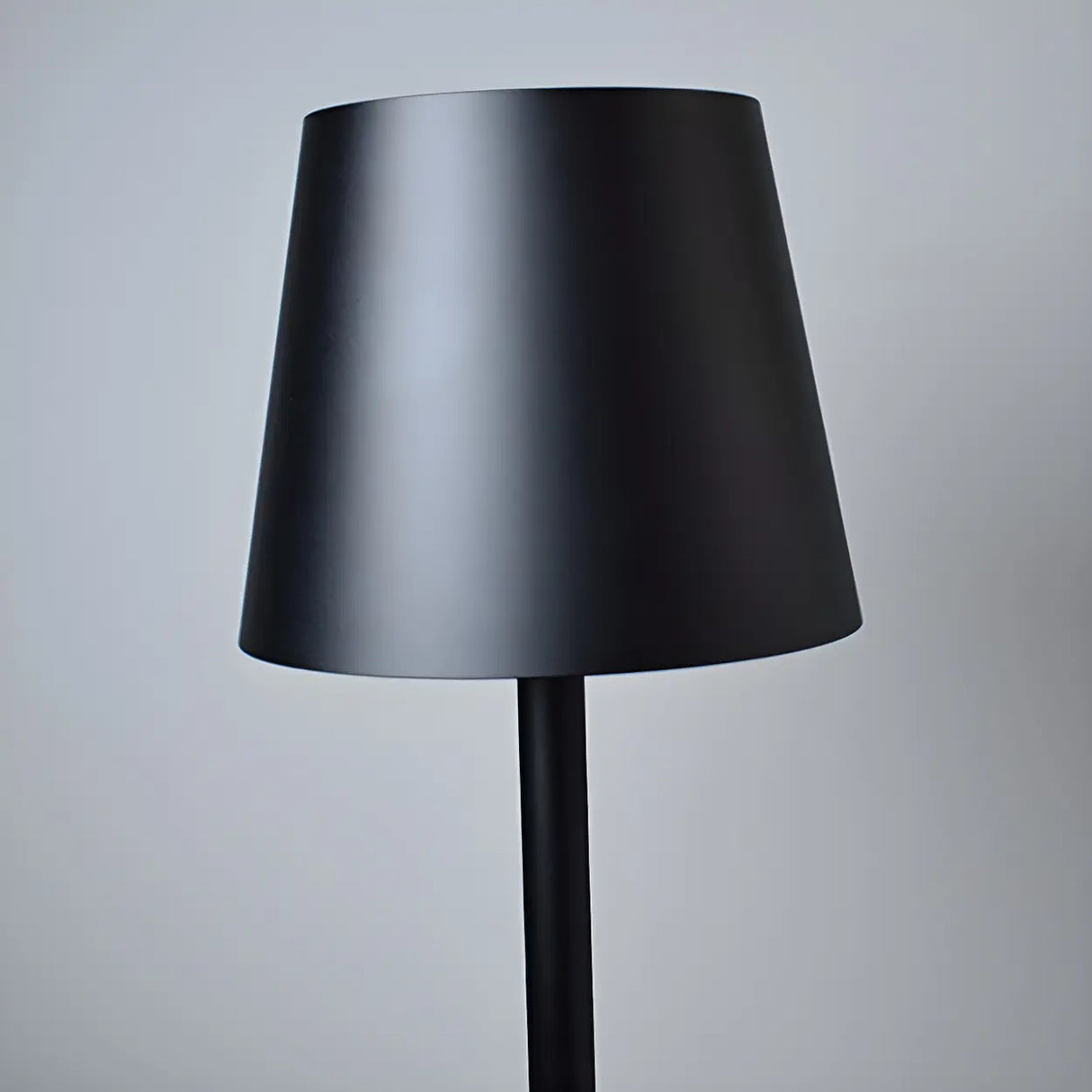 Simple Cylinder Shade Metal Touch Control Table Lamp Image - 13