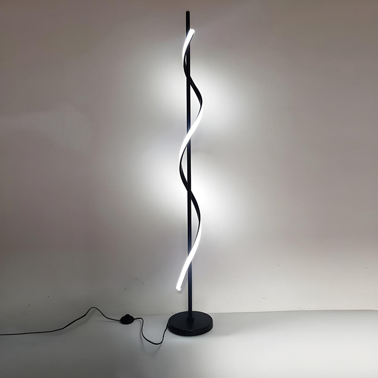 Simple LED Twist Black Metal Modern Floor Lamp Image - 3