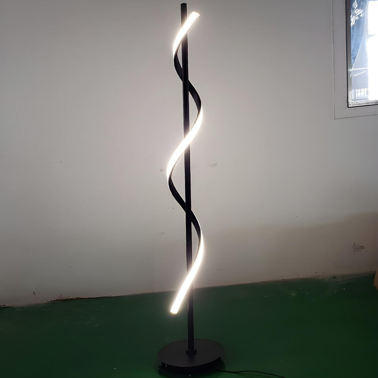 Simple LED Twist Black Metal Modern Floor Lamp Image - 9