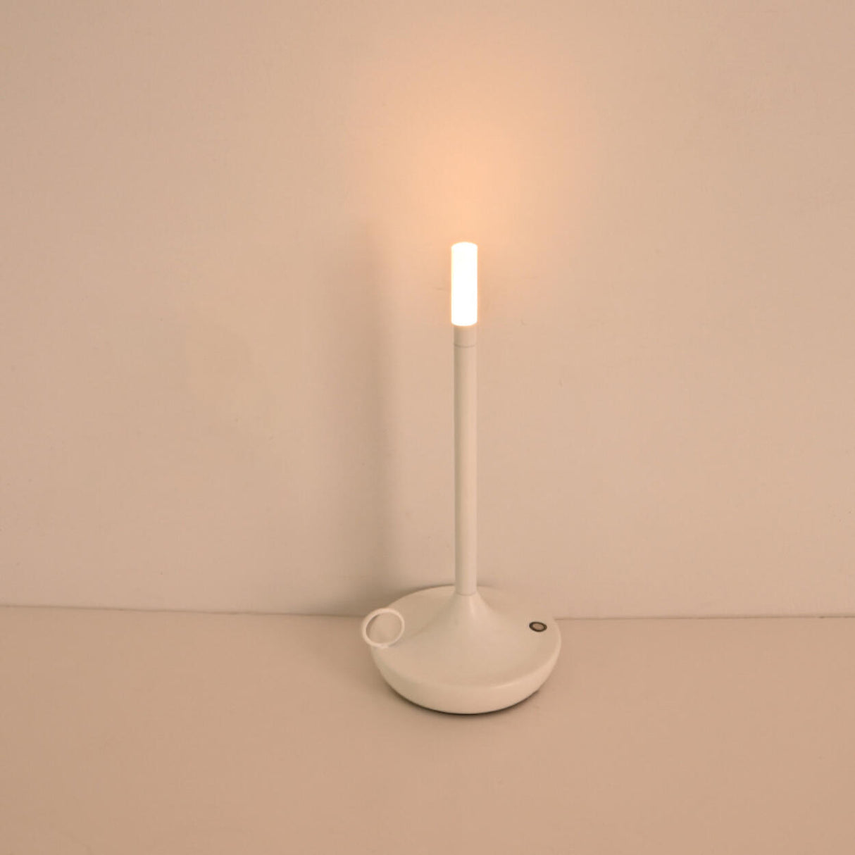 Simple Linear Candlelight Cordless Metal Table Lamp Image - 5