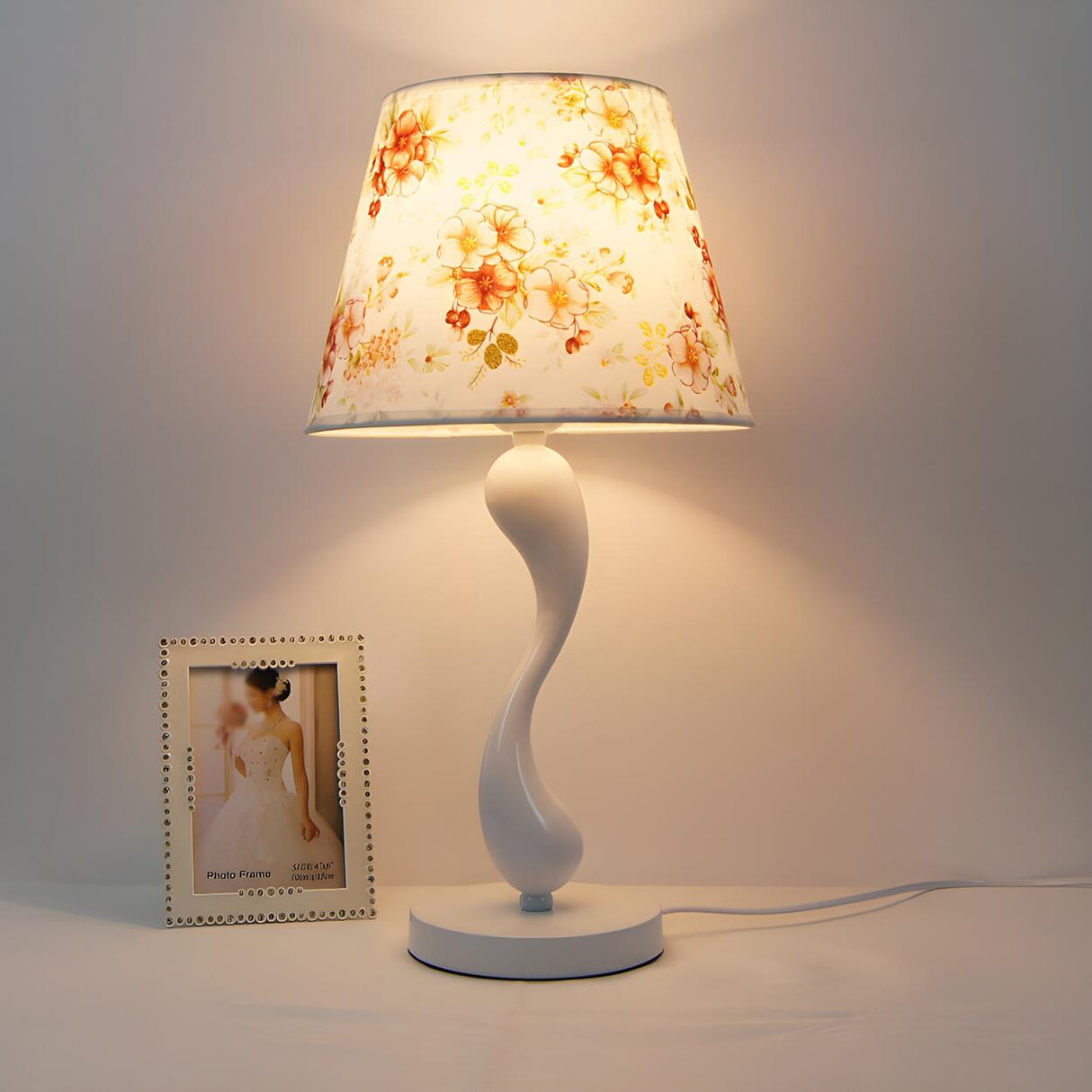 Simple Nordic White Fabric Curved Metal Base Table Lamp Image - 2