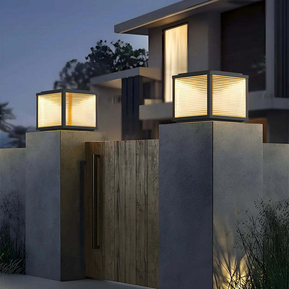 Simple Solar Cube Metal Frame Outdoor Gate Table Lamp Image - 1