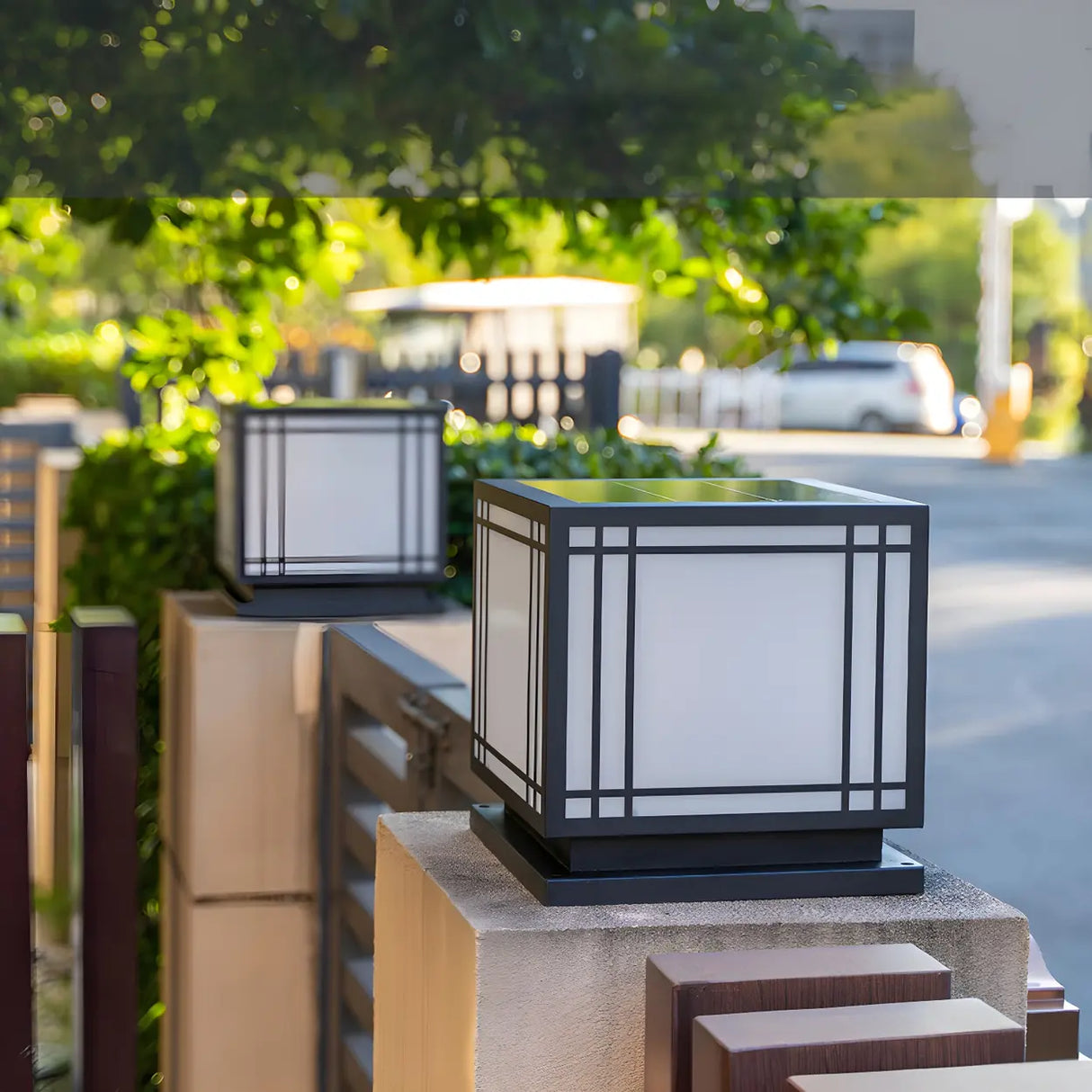 Simple Strip Decor Square Metal Outdoor Solar Post Lamp Image - 4