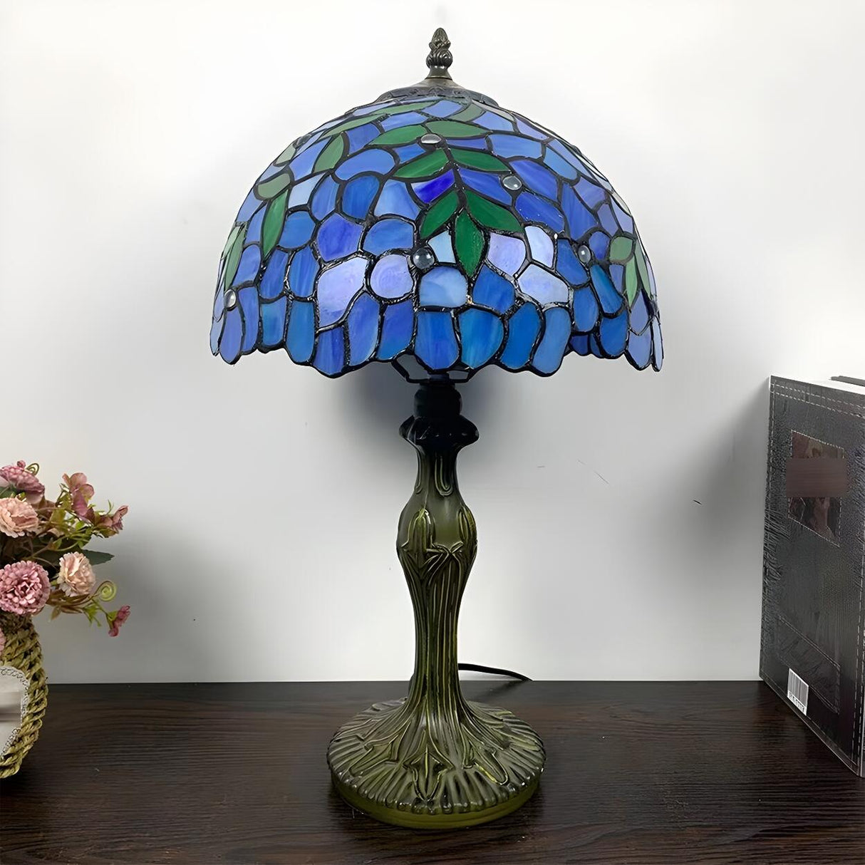 Simple Tiffany Style Dome Stained Glass Table Lamp Image - 9