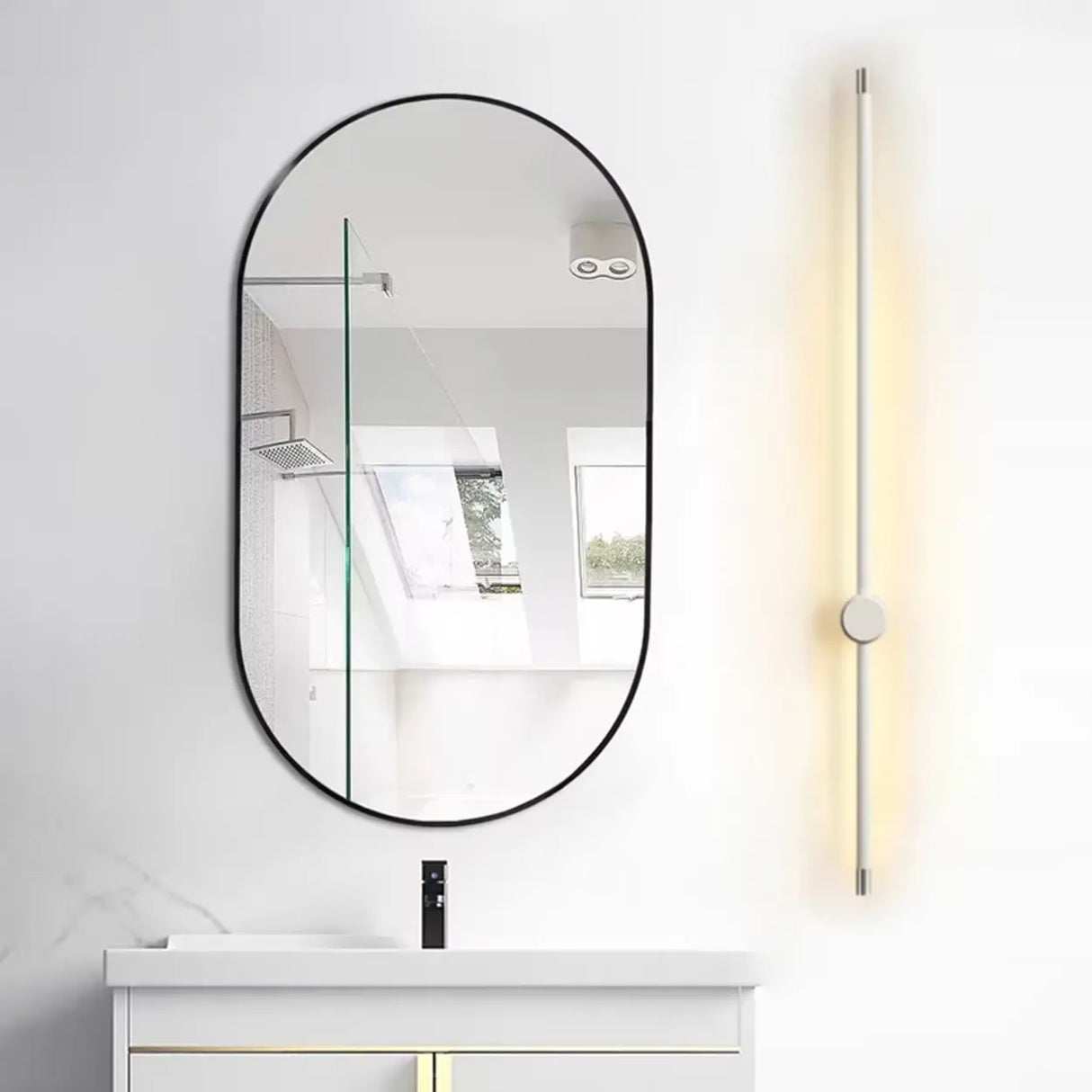 Simple Vertical Aluminum Bathroom White Vanity Light Image - 1