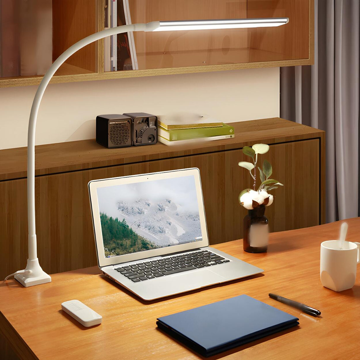 Sleek Bedrooms Metal Linear Adjustable LED Table Lamp Image - 4