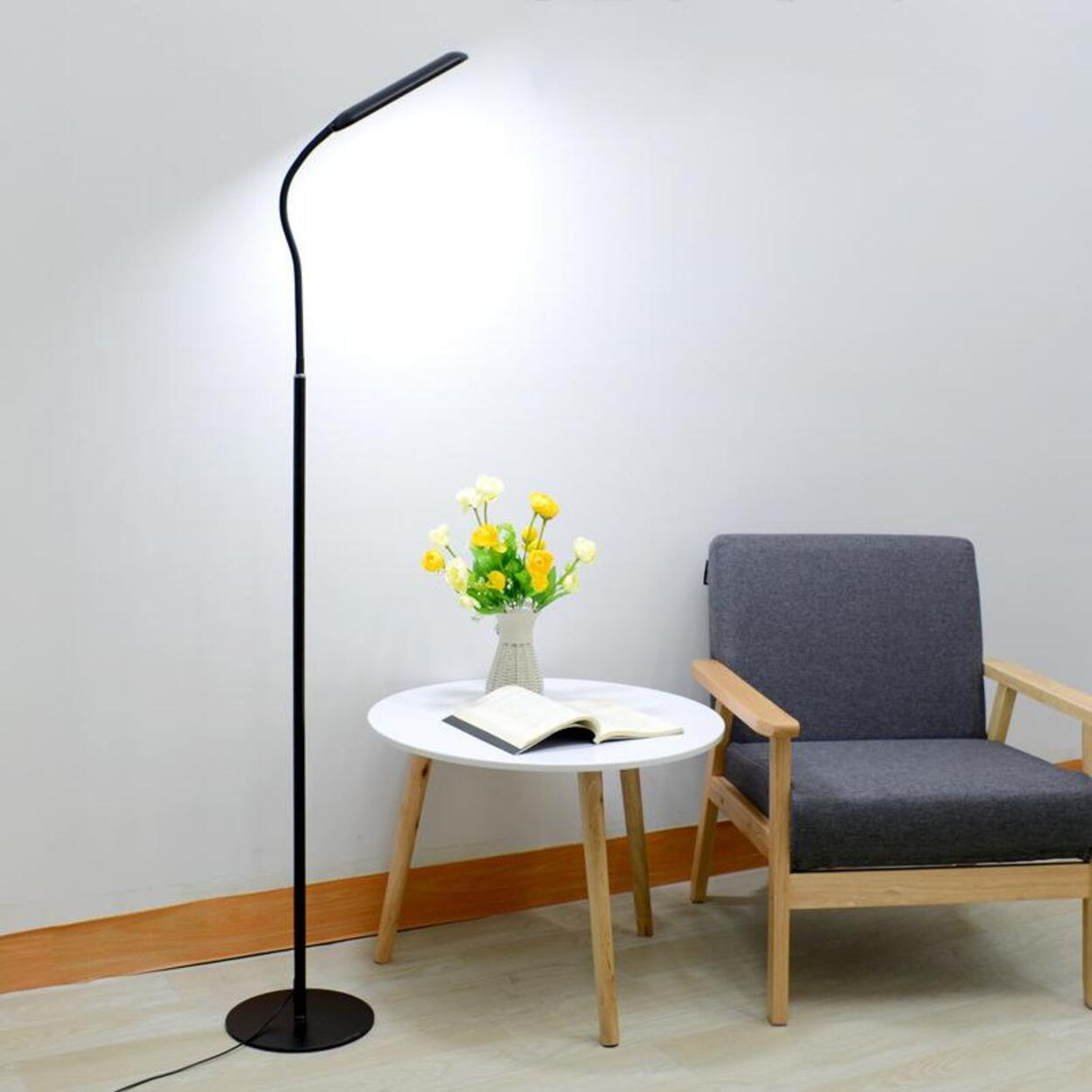 Slim Black Gooseneck Design LED Metal Floor Lamp Image - 1