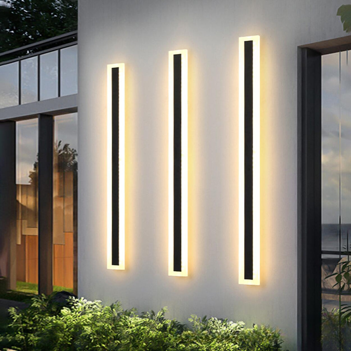 Slim Black Outdoor Modern LED Wall Light Image - 4