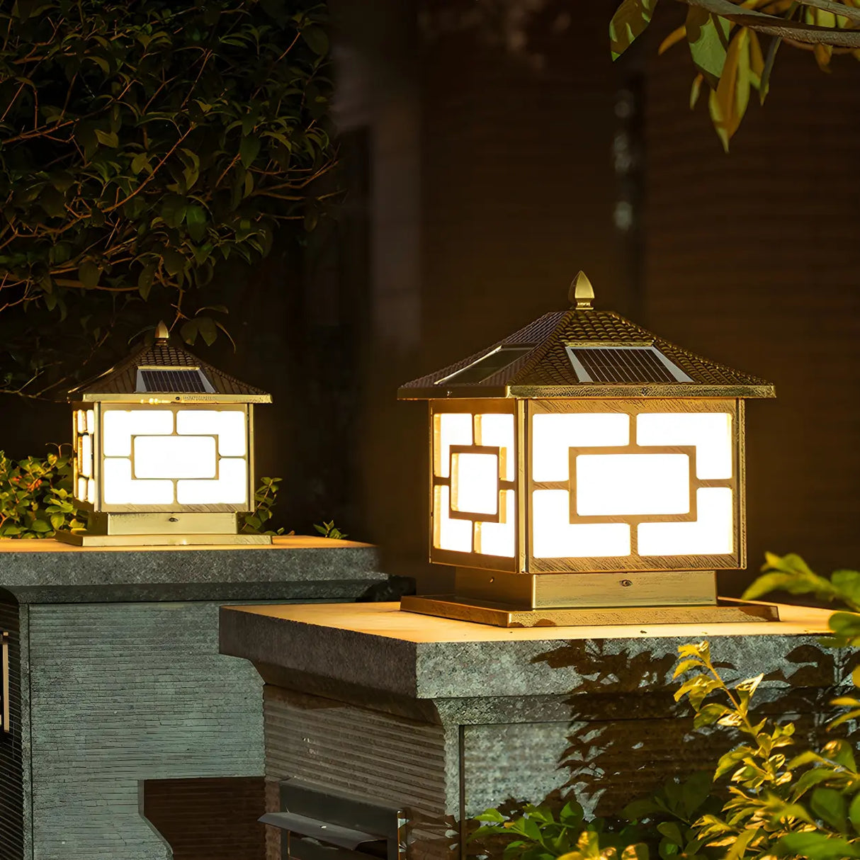 Square Chinese Style Metal Outdoor Solar Table Lamp Image - 14