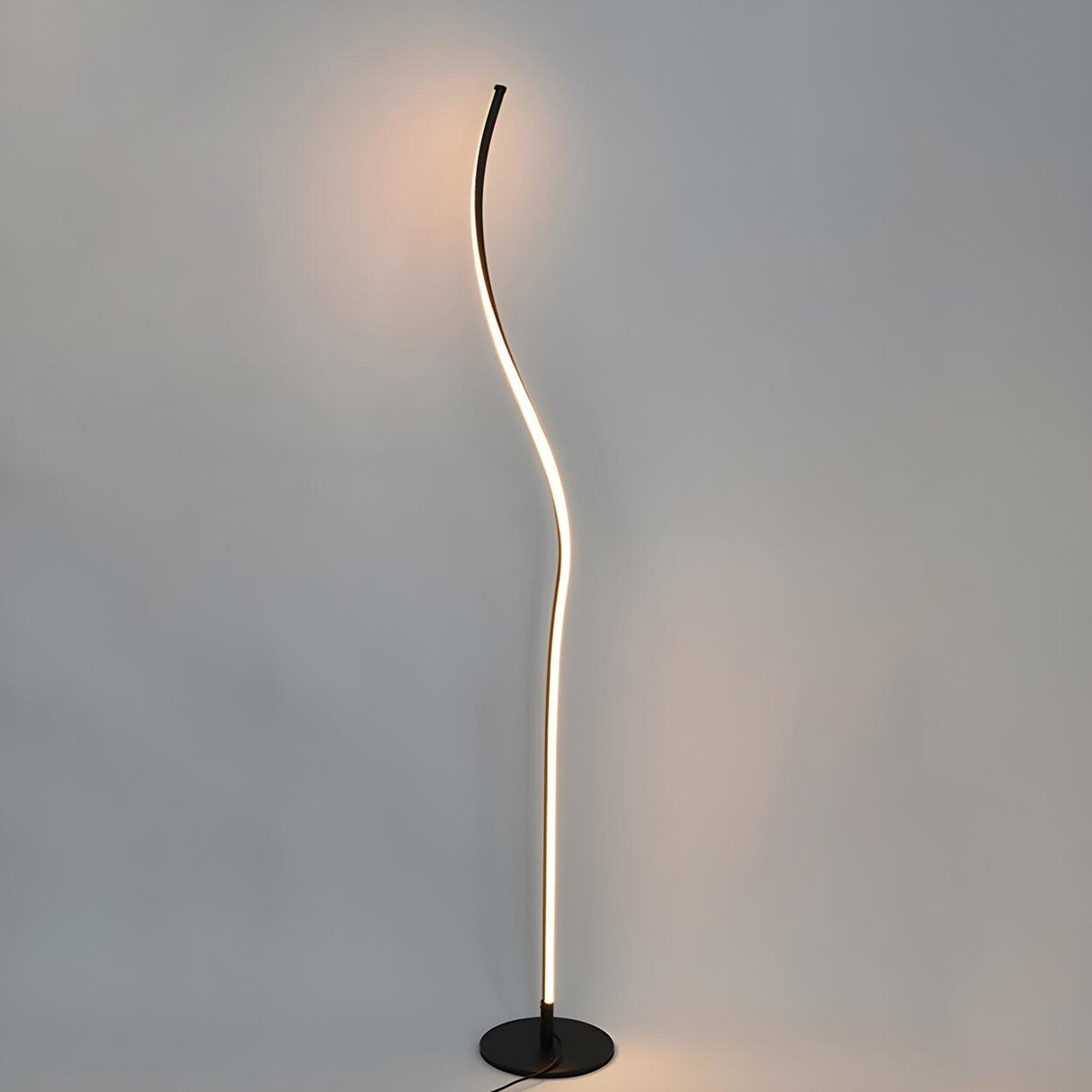 Streamlined Black Curved Metal Living Room Floor Lamp Image - 8