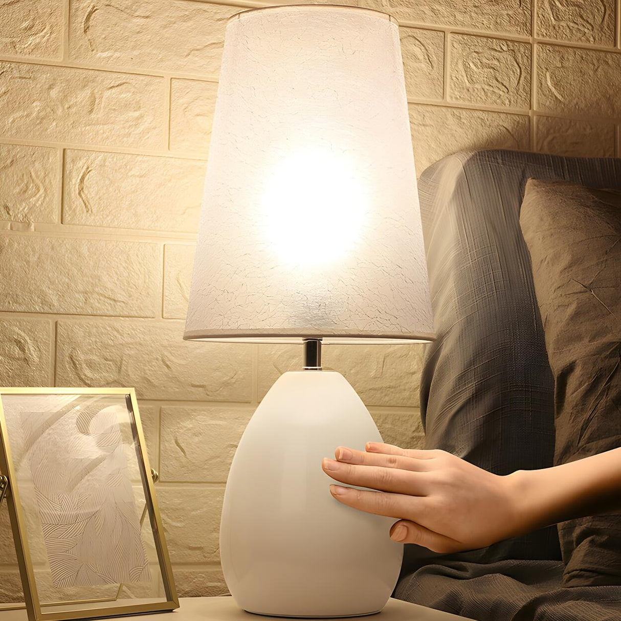 Stylish Black Plug-In Barrel Fabric Shade Table Lamp Image - 11