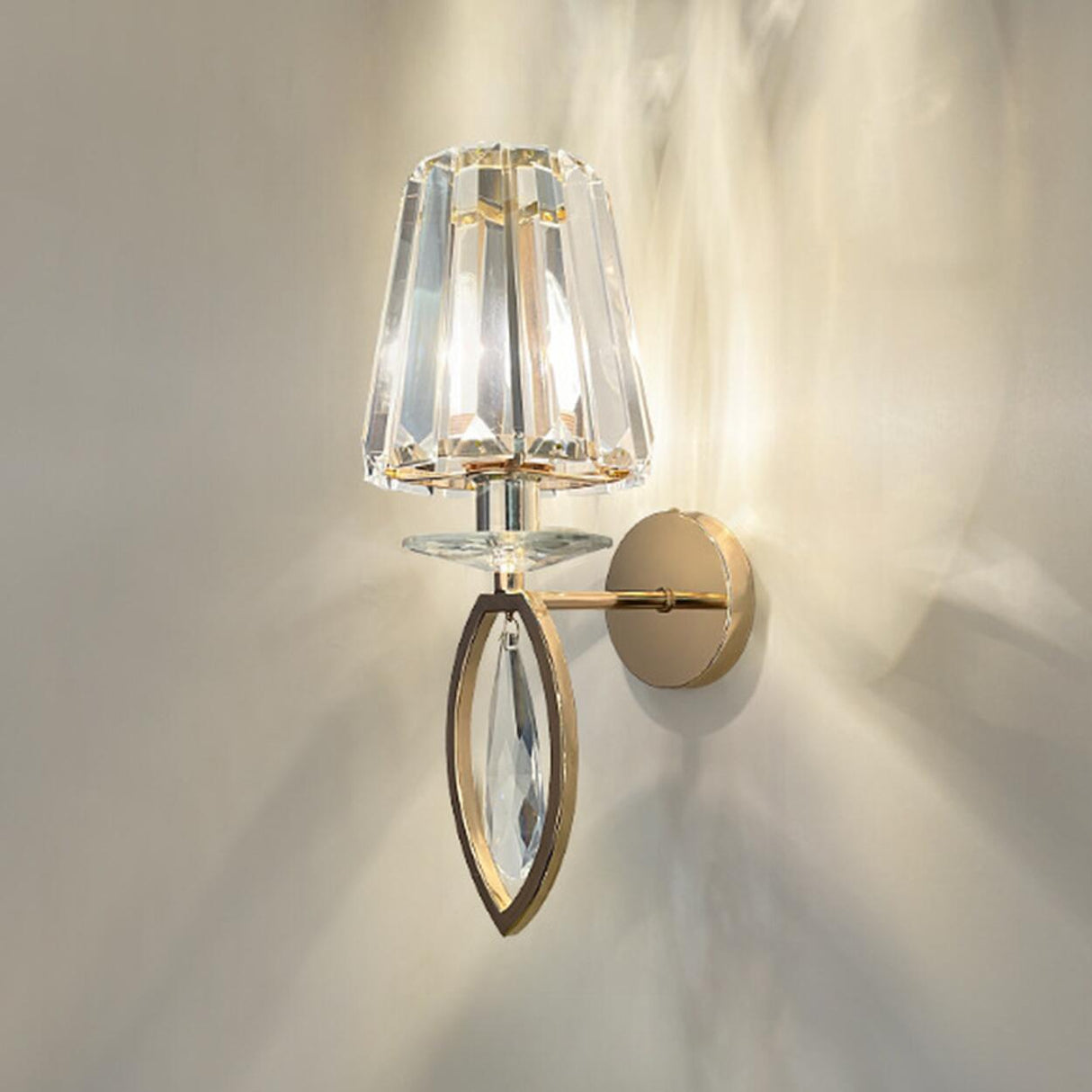 Stylish Clear Crystal Cylinder Gold Metal Wall Sconce Image - 12