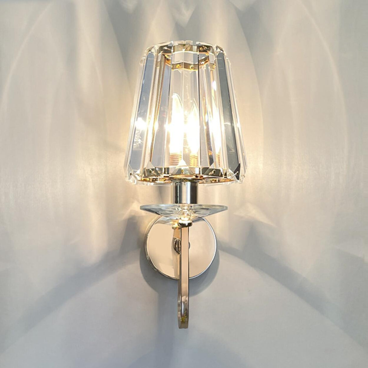 Stylish Clear Crystal Cylinder Gold Metal Wall Sconce Image - 3