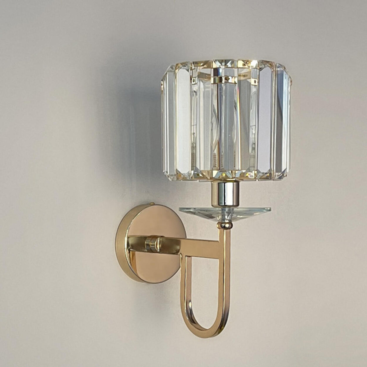 Stylish Clear Crystal Gold Cylinder Metal Wall Sconce Image - 14