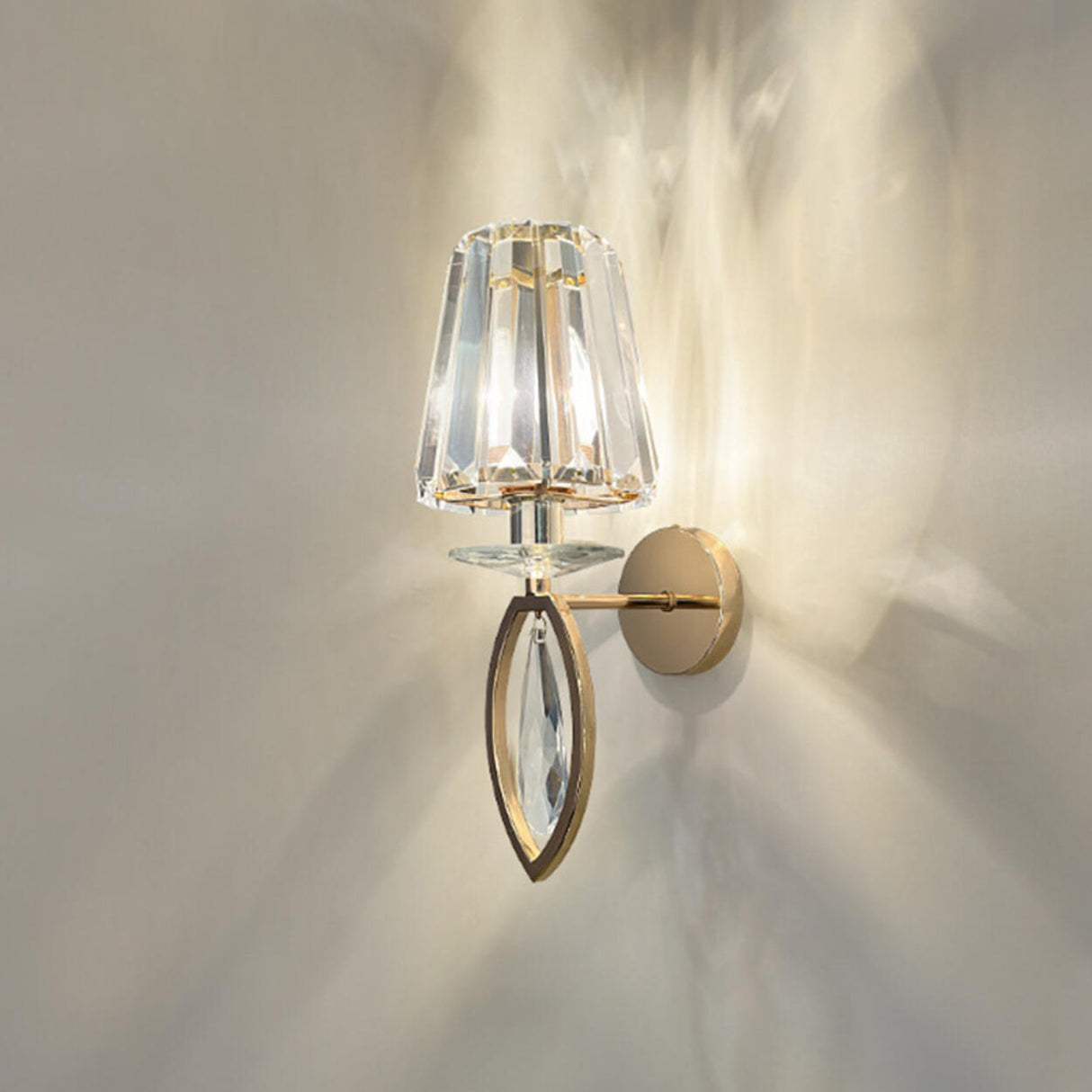 Stylish Clear Crystal Gold Cylinder Metal Wall Sconce Image - 15