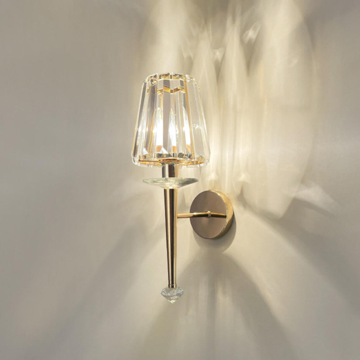 Stylish Clear Crystal Gold Cylinder Metal Wall Sconce Image - 4