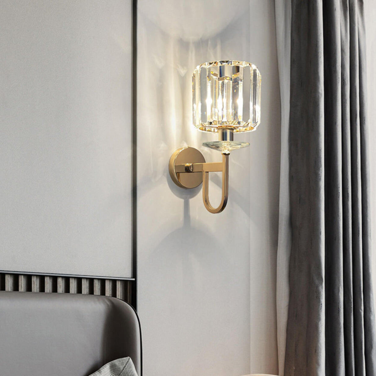 Stylish Clear Crystal Gold Cylinder Metal Wall Sconce Image - 6