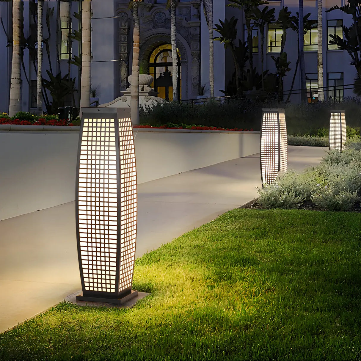 Stylish Geometric Metal Floor Outdoor Lamp Warm White Image - 5