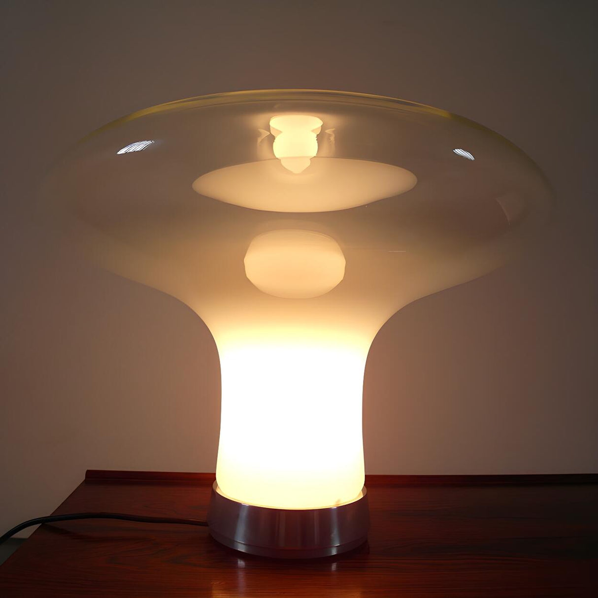 Stylish Modern Clear Glass Round Geometric Table Lamp Image - 13