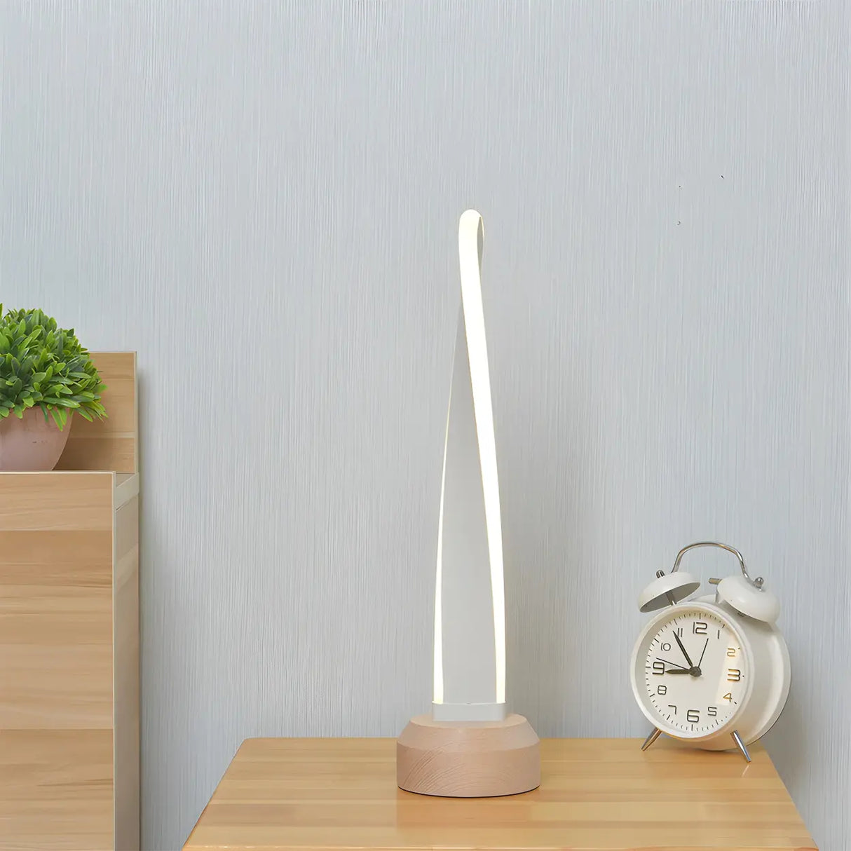 Stylish Nordic White Twist LED Aluminum Table Lamp Image - 2