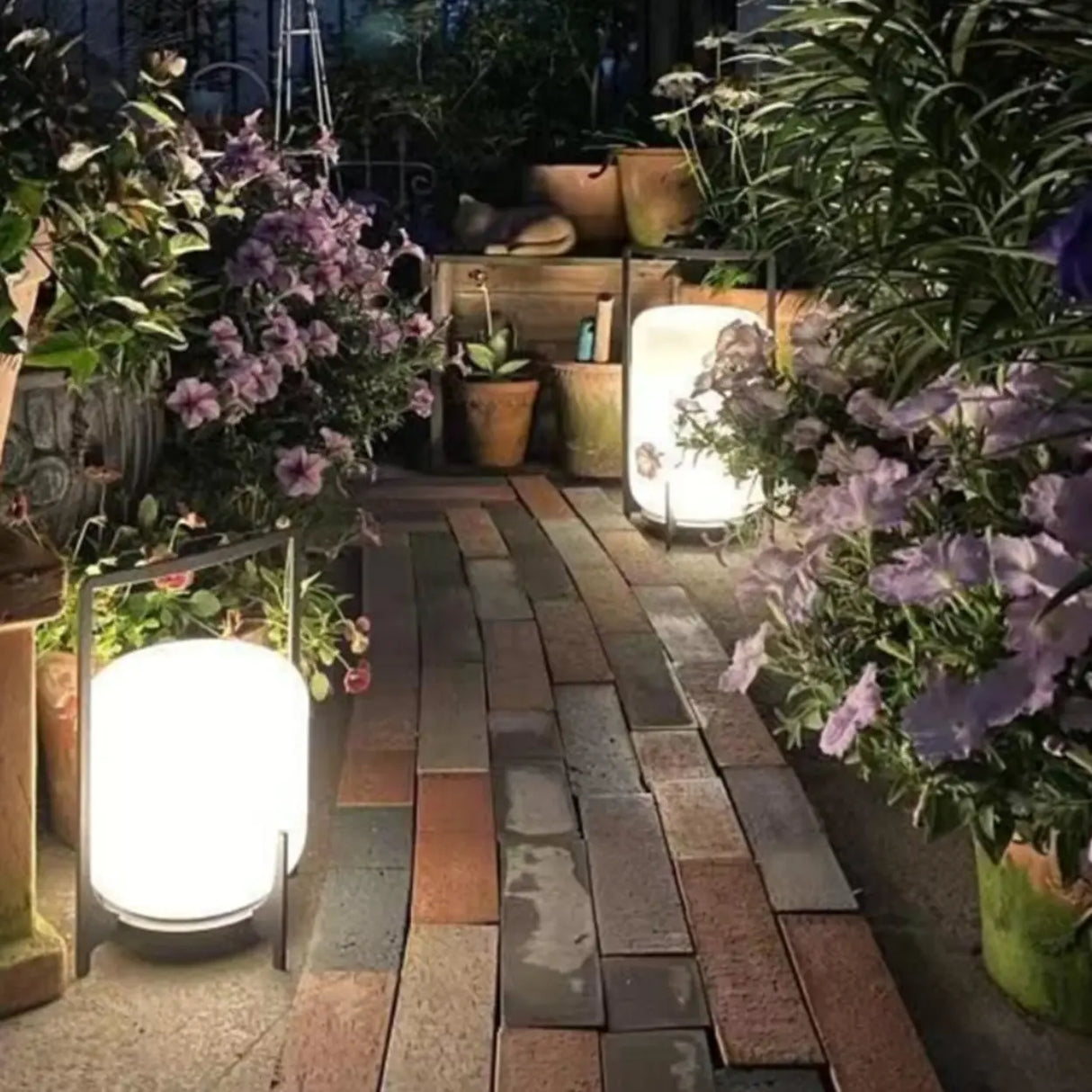 Stylish Oval Lantern Metal Frame LED Outdoor Table Lamp Image - 7