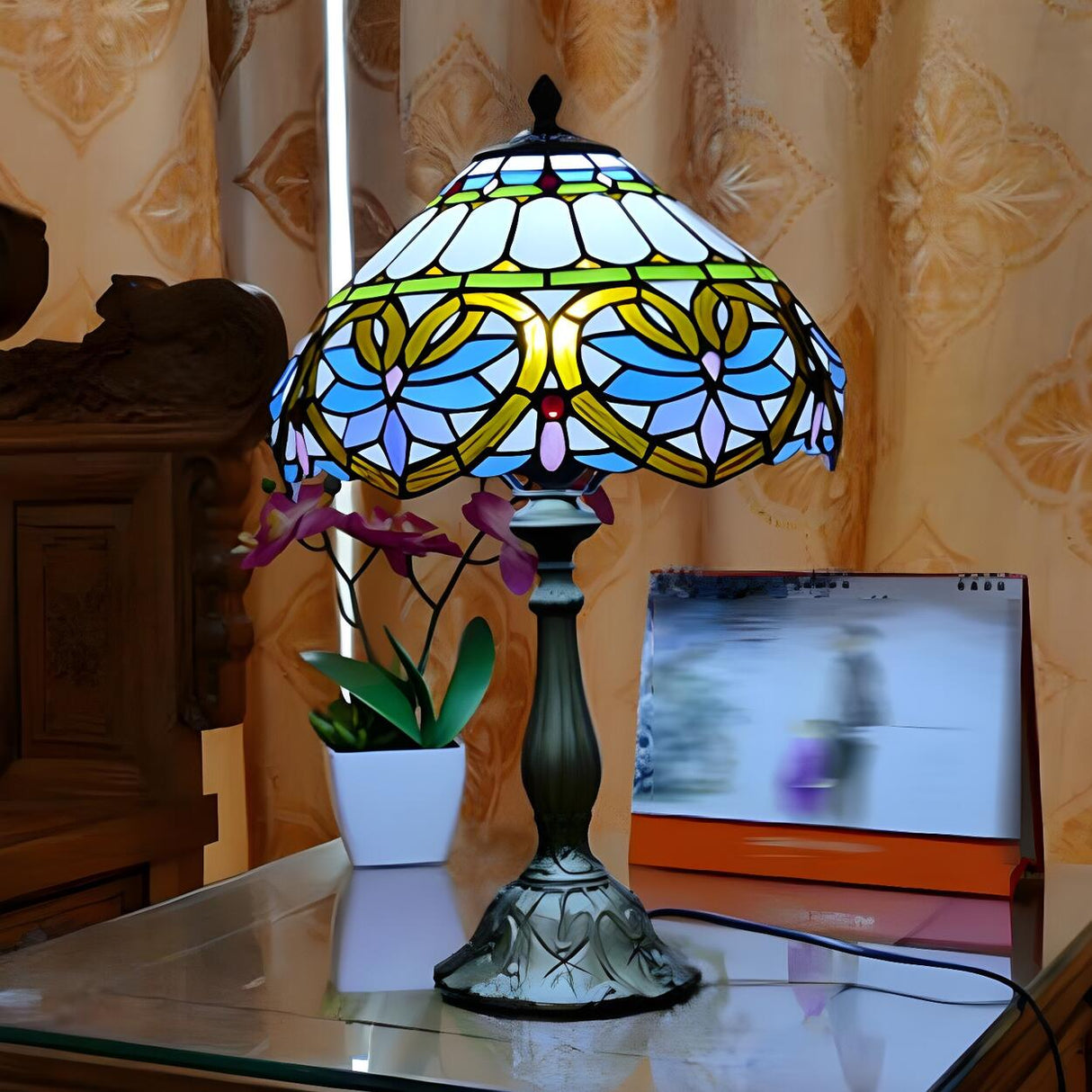 Stylish Tiffany Stained Glass Bedside Decor Table Lamp Image - 3