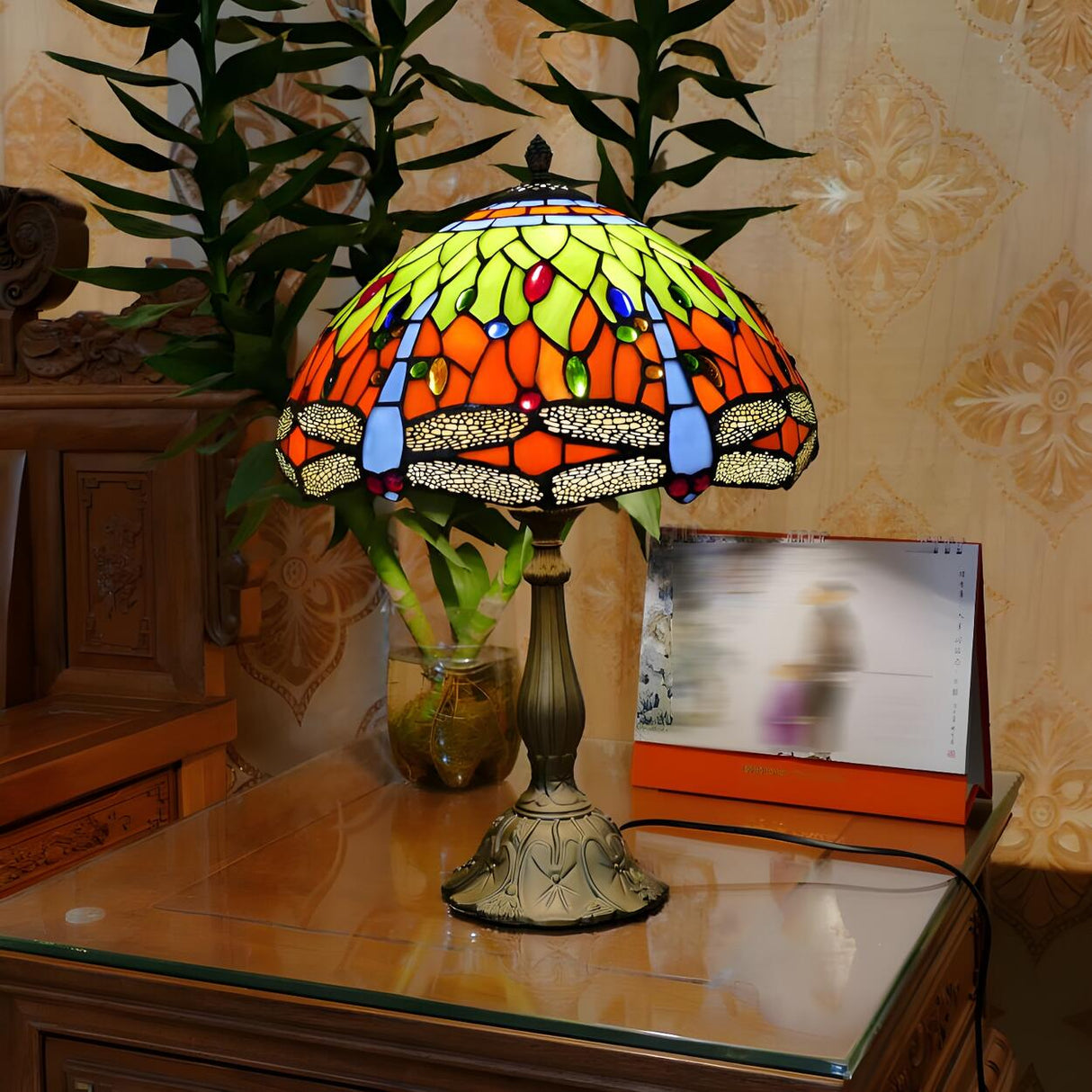 Stylish Tiffany Stained Glass Bedside Decor Table Lamp Image - 4