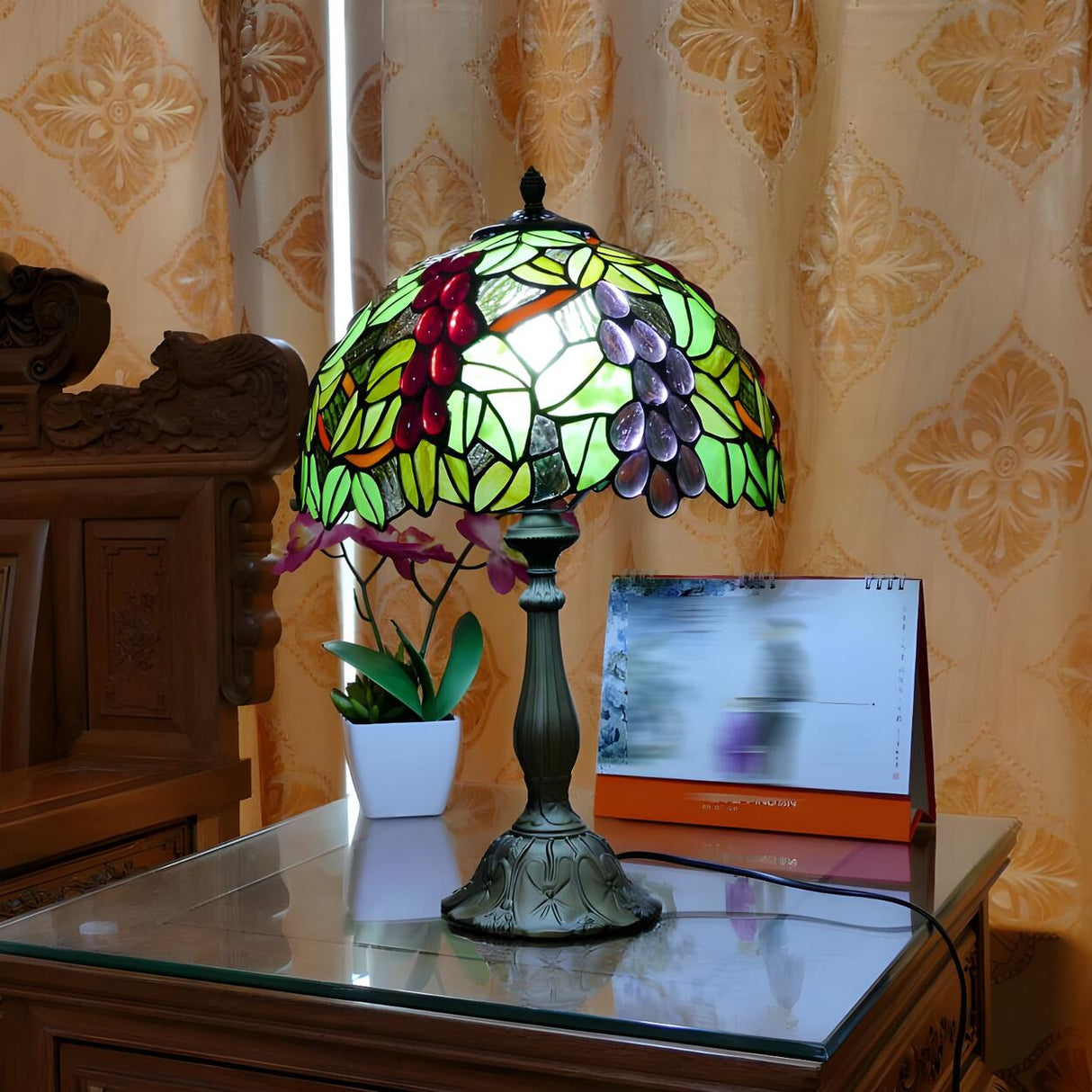 Stylish Tiffany Stained Glass Bedside Decor Table Lamp Image - 9