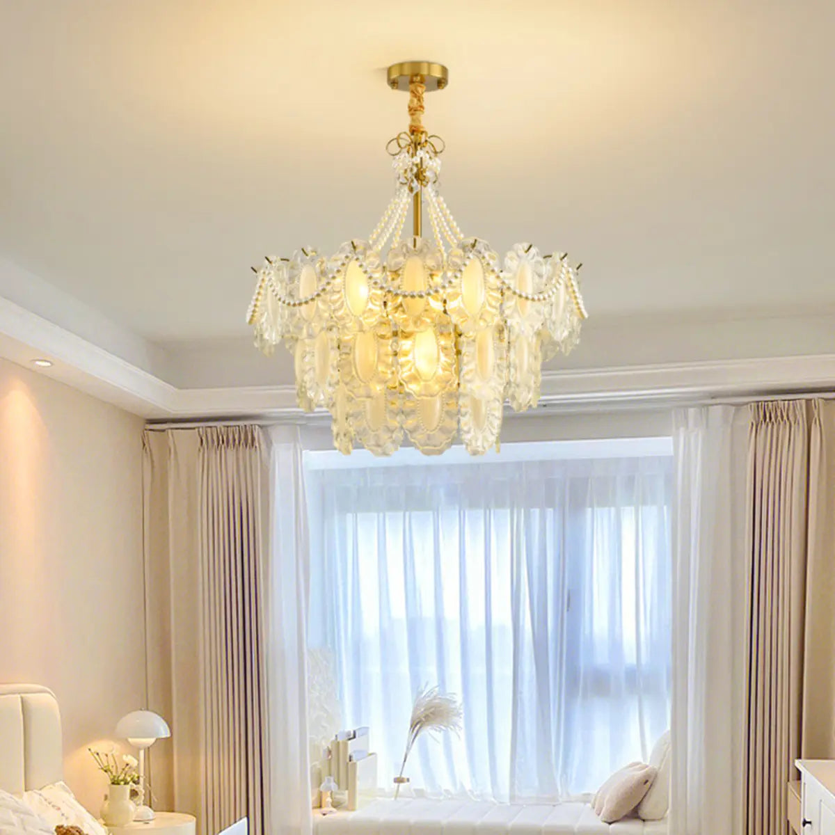 https://www.homebaa.com/collections/bedroom-chandeliers