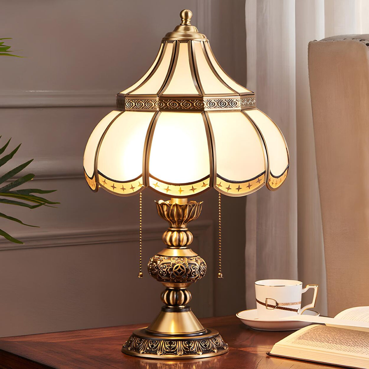 Traditional Brass Scalloped Glass Pull Chain Table Lamp Image - 1