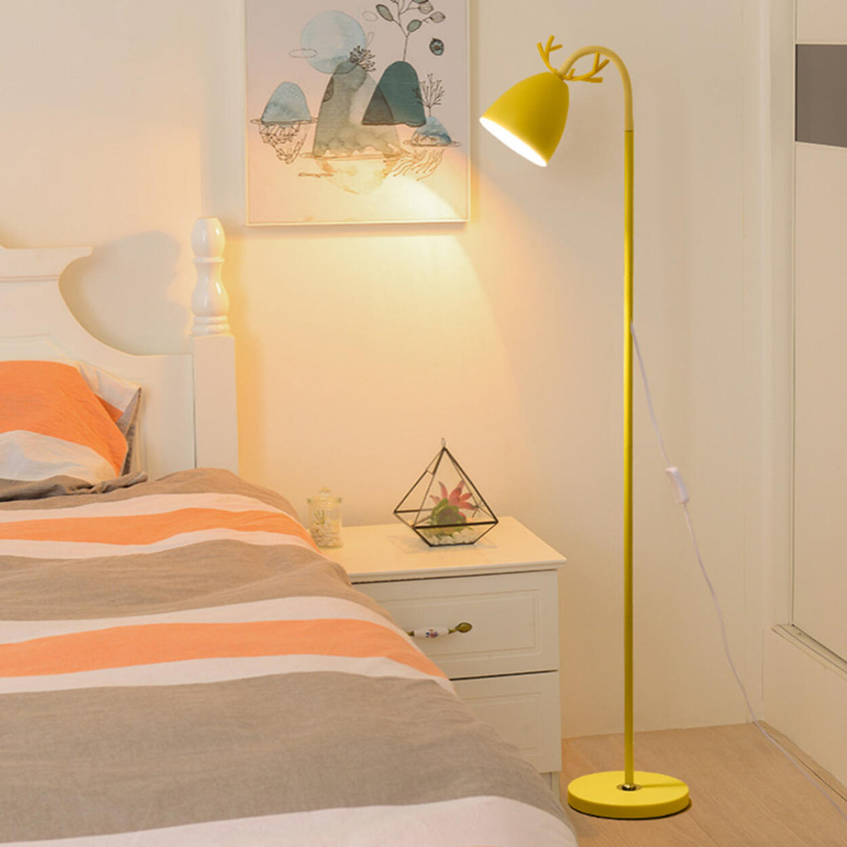 Trendy Modern Pink Cone Metal Bedside Floor Lamp Image - 5