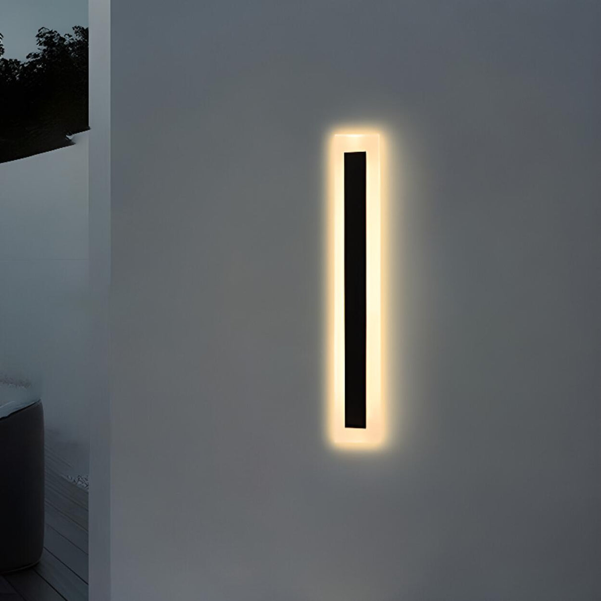 Vertical Black Outdoor LED Wall Light Fixture Image - 4